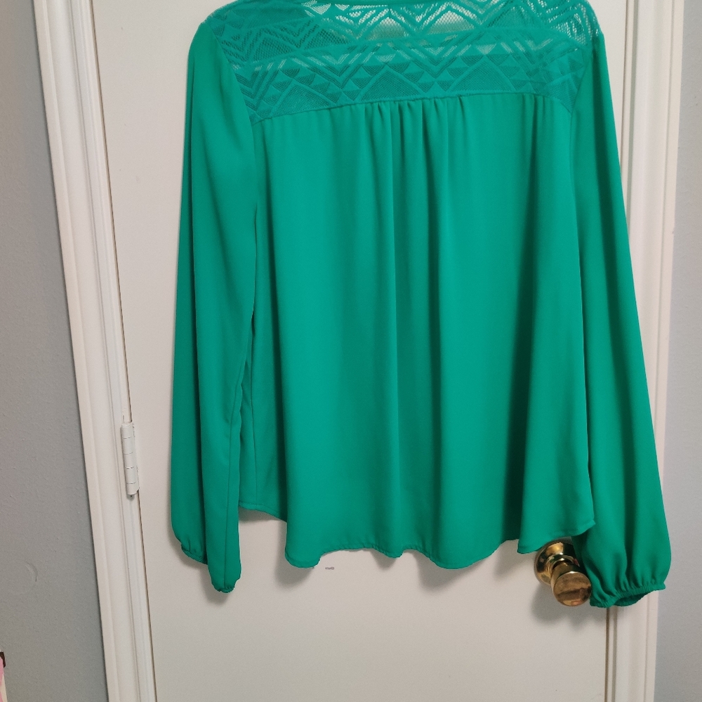 Green blouse - Picture 4 of 4